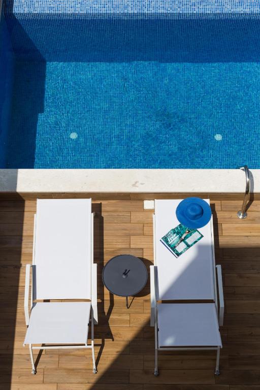 Mythic Summer Hotel