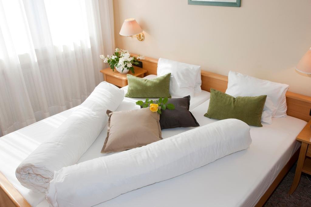 Hotel Flora Hotel & Suites