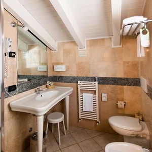 Hotel Ungheria cazare Varese