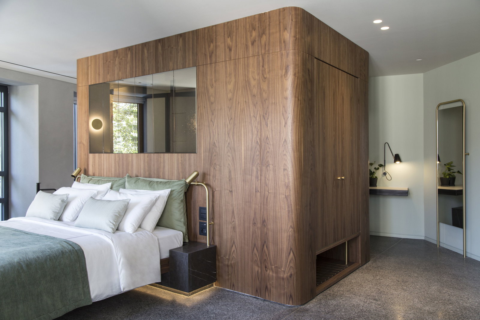 Perianth Hotel