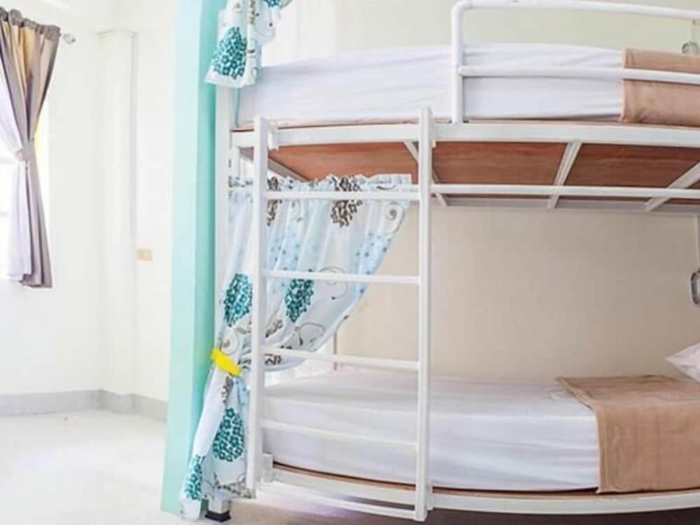 Kamin Bird Hostel