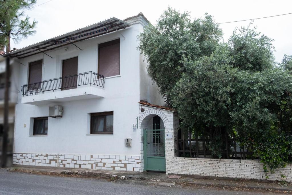 Our Parent's House. Family House For Rent