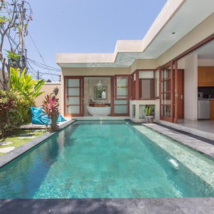 Sejur Beautiful Bali Villas vacanta Legian