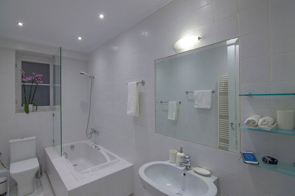 Art Pantheon Suites & Apartments
