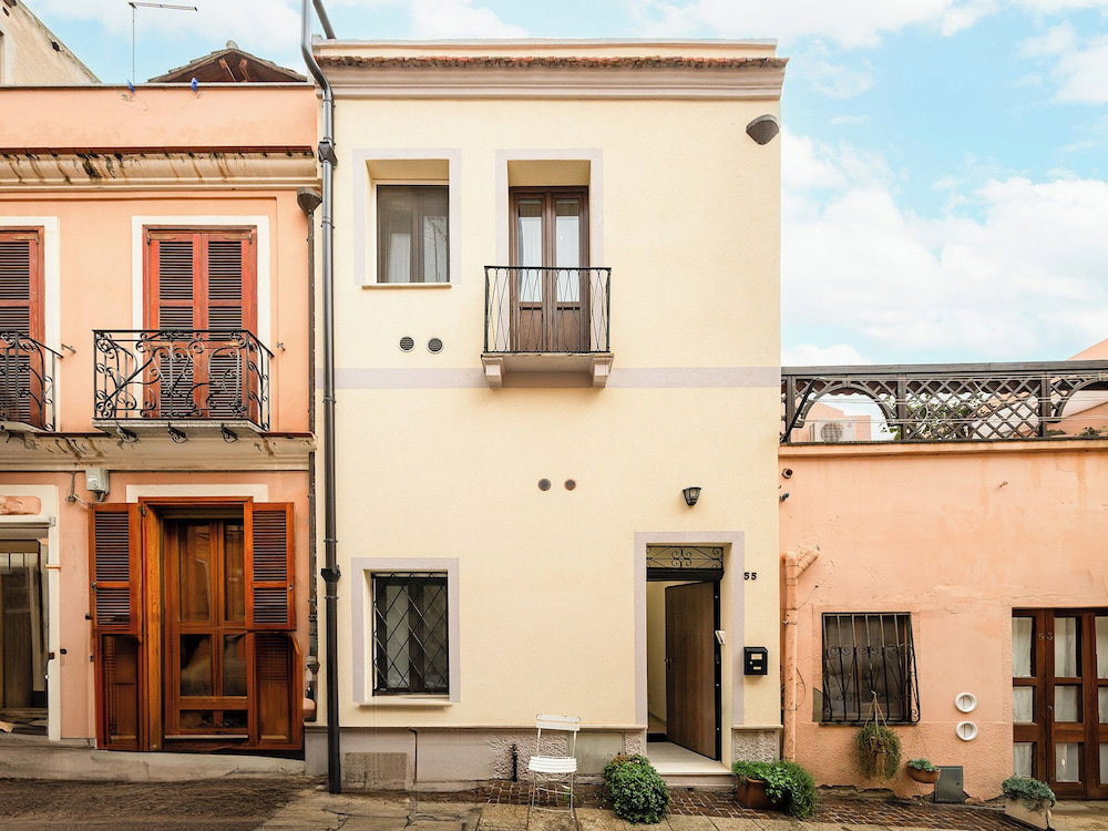 Hotel La Dolce Cagliari Holiday Home