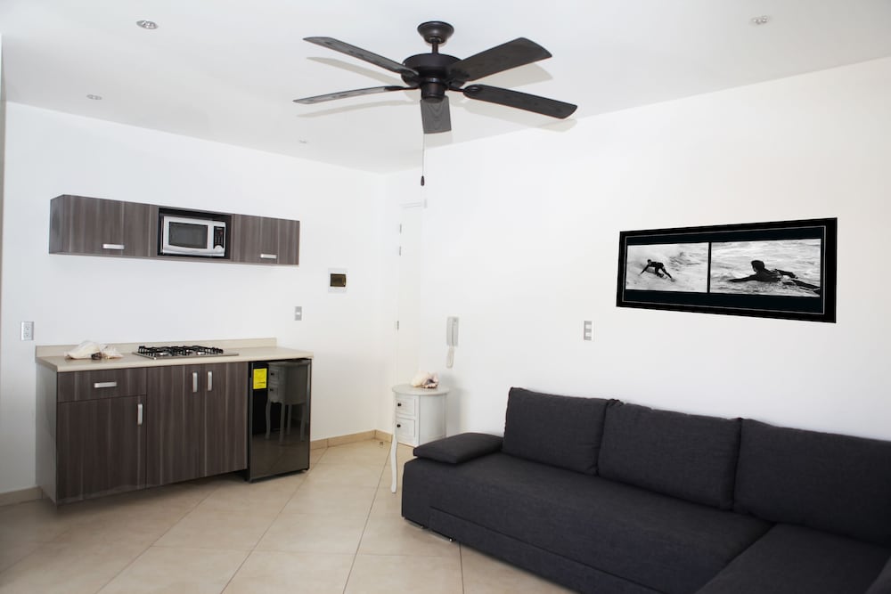 Iris Studios & Apartments