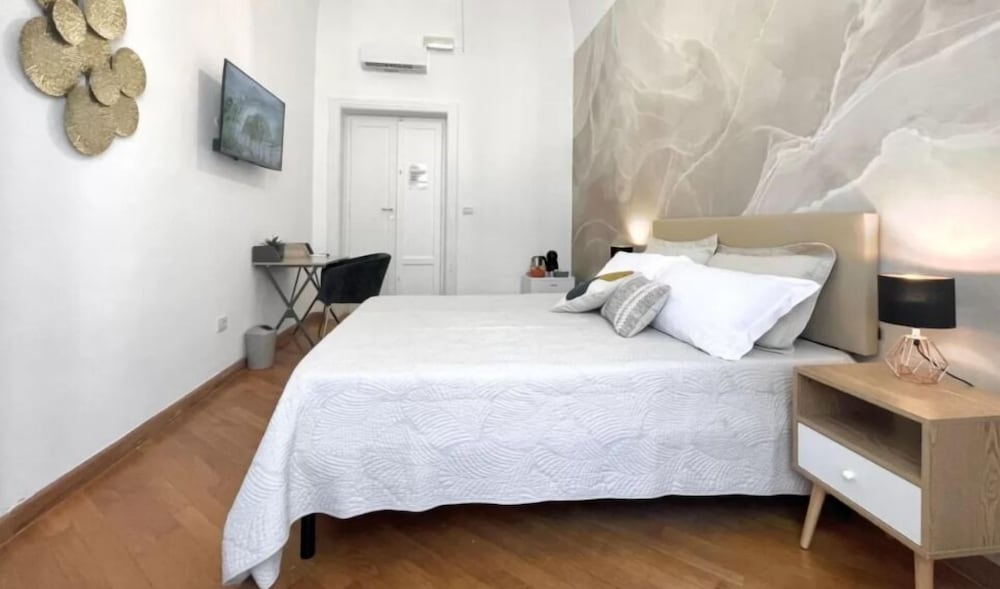 Hotel Barirooms - Imbriani 15