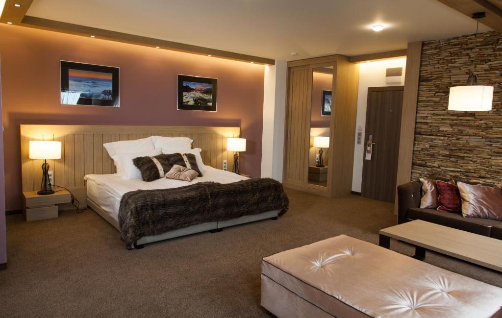 Amira Hotel