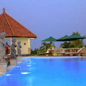 Sejur Taman Surgawi Resort And Spa vacanta Bali
