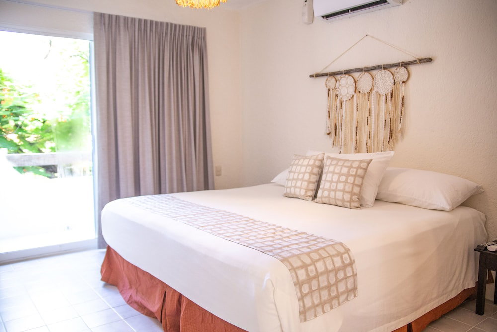Ahava Hotel