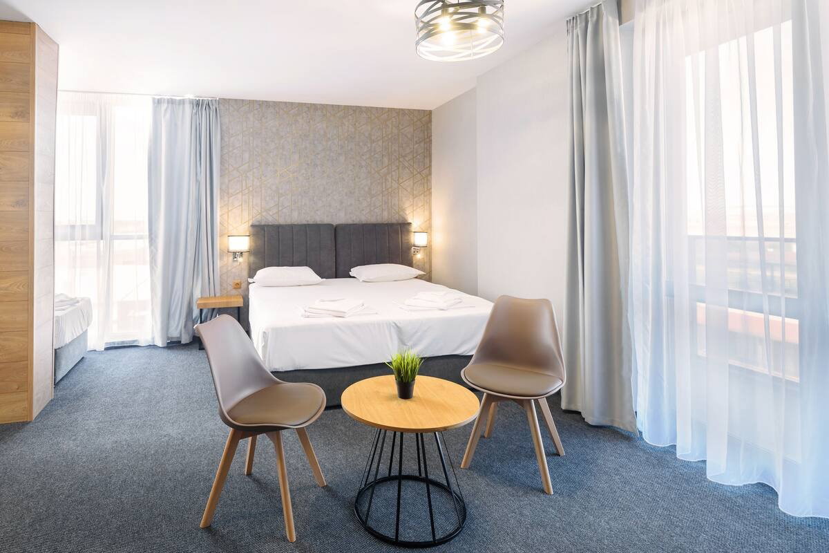 Avenue Deluxe