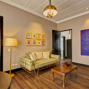 Hotel The Henry Manila cazare Manila