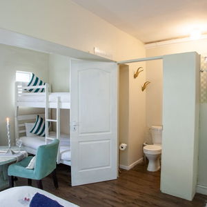 Hotel Bedrock Guest Studios cazare Cape Town