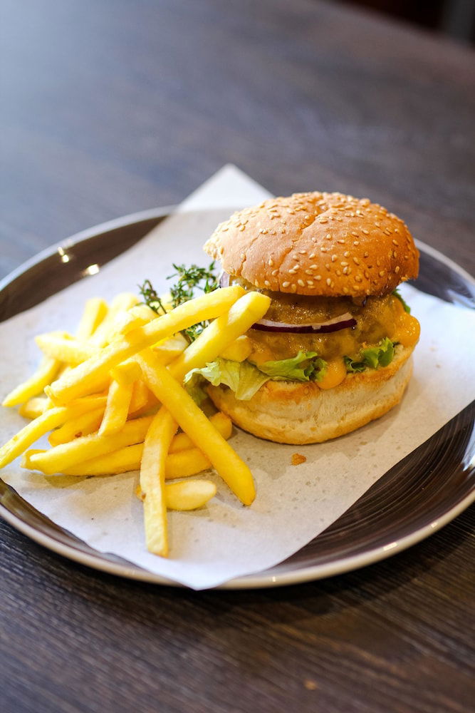 Hotel The New National Lodge & Conference