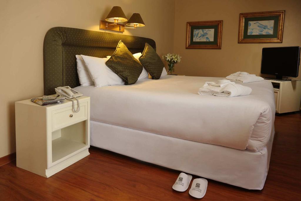 Hotel Suites Del Bosque Hotel