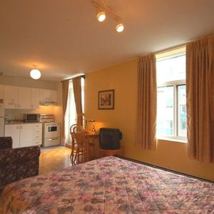 Hotel Le Roberval cazare Montreal