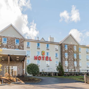 Hotel Super 8 By Wyndham Sainte Agathe Des Monts cazare Sainte-Agathe-des-Monts