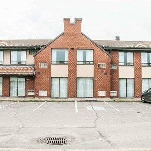 Hotel Comfort Inn Laval cazare Laval