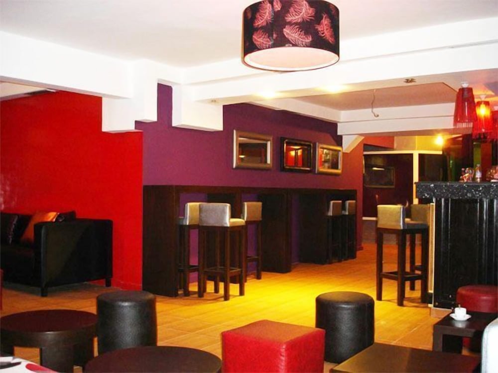 Hotel Hotel East West