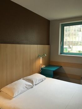 Reseda Hotel