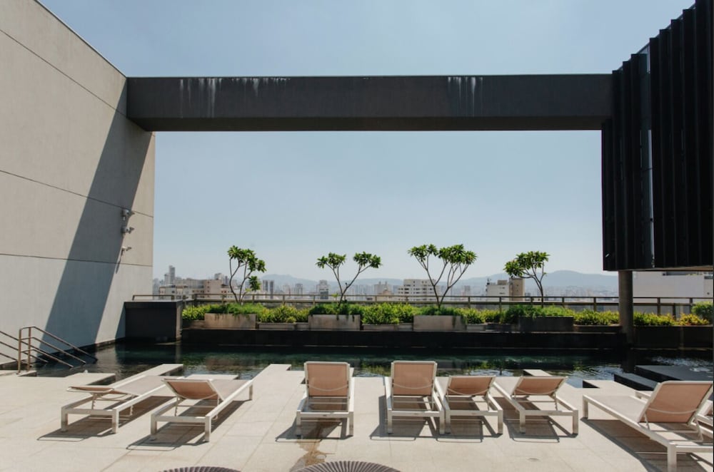 Hotel Downtown Republica Akile