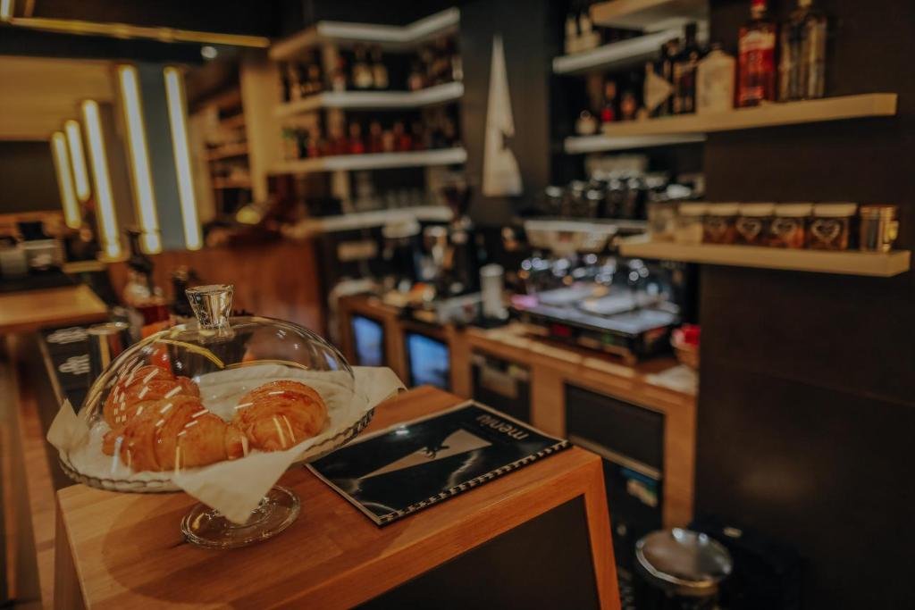 Pensiune Restaurant Capra Neagra ( Moisei )