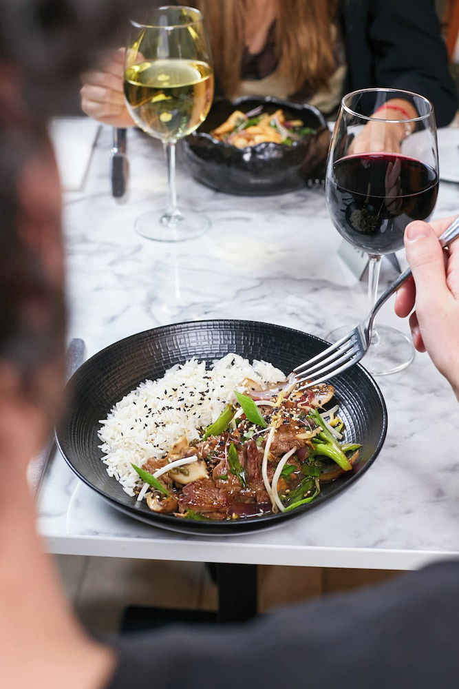 Hotel Pullman Santiago El Bosque