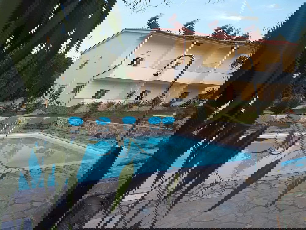 Hotel Caretta Village