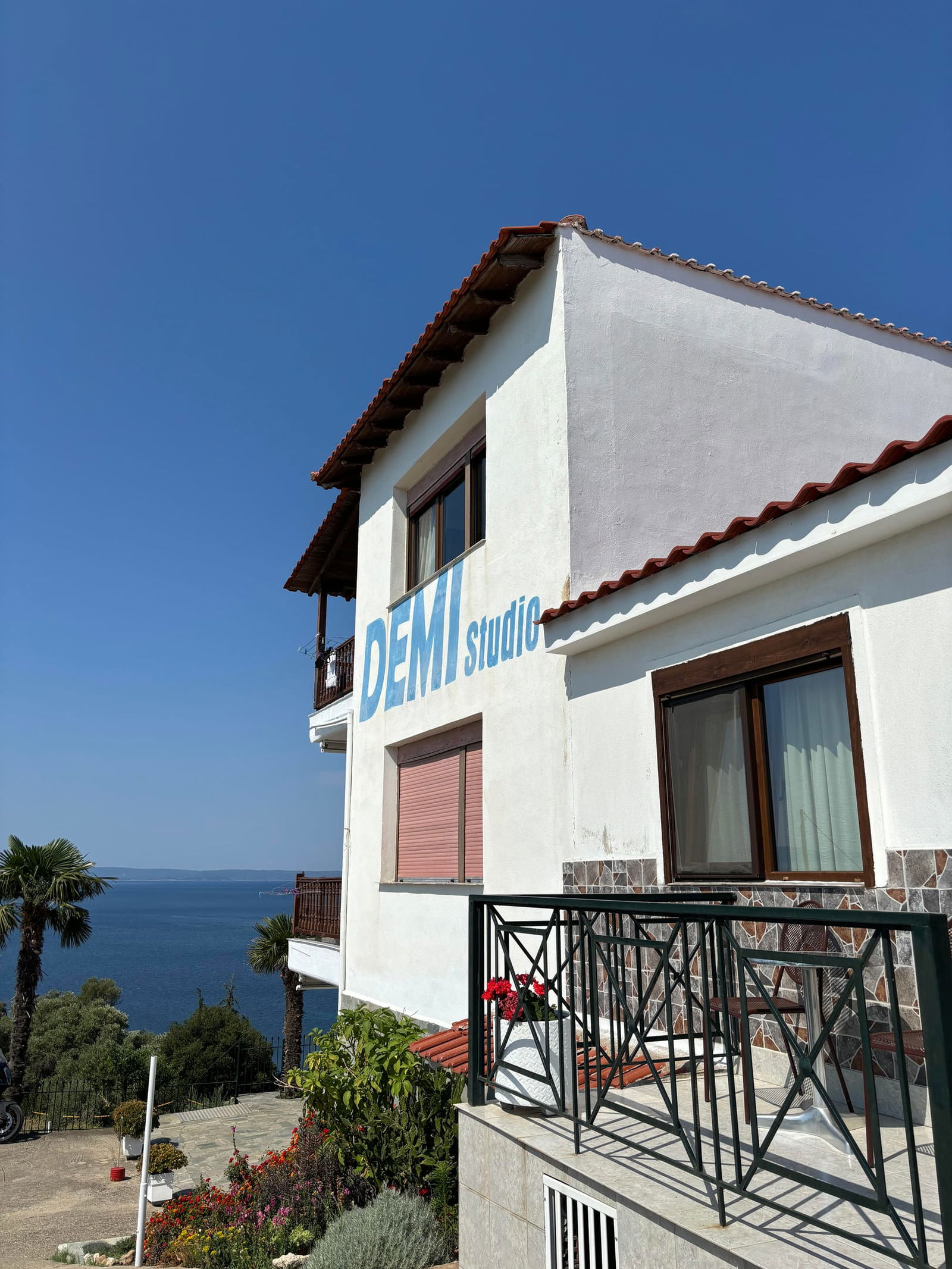 Hotel Demi Studios