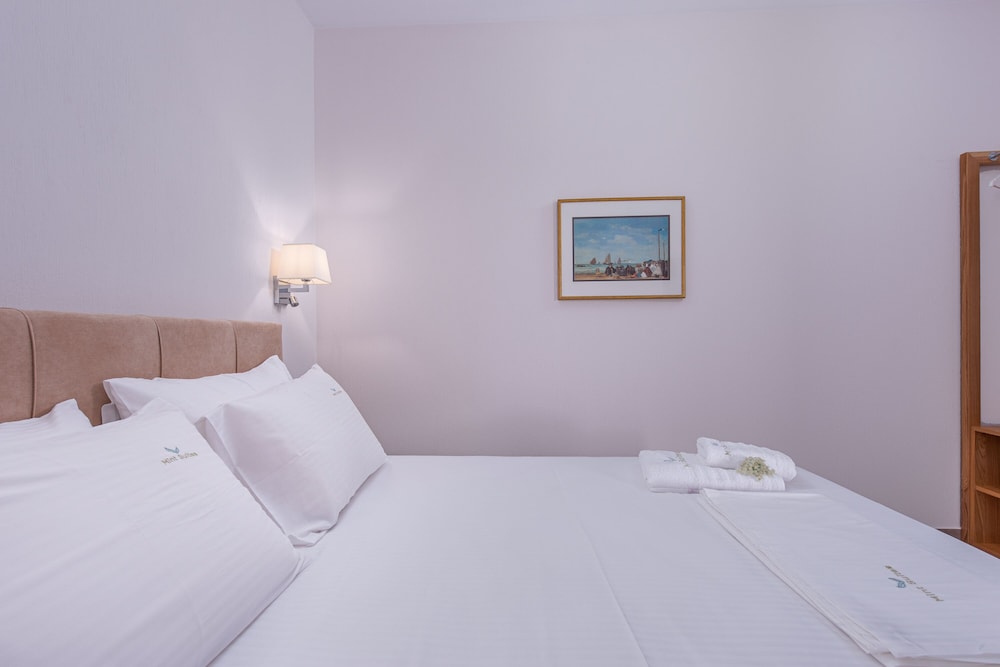 Mint Retreat Suites