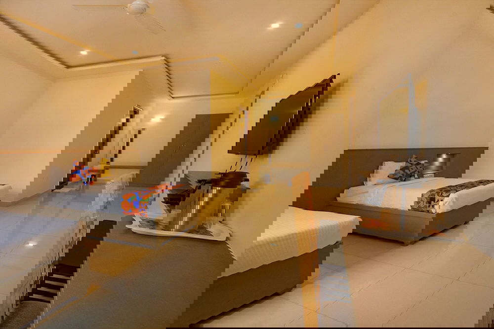 Hotel Fabhotel Champion Gateway