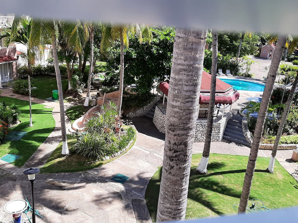Hotel Fishermans Point Apartments