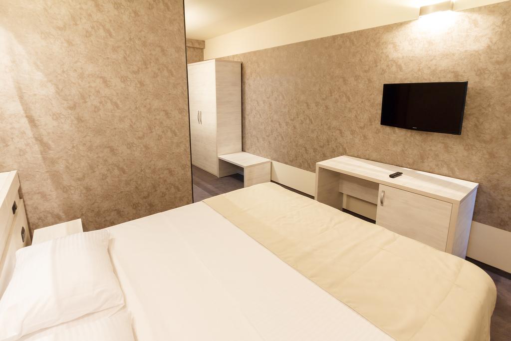 Ymy Hotel