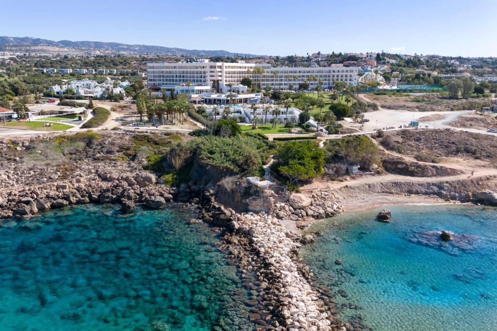 dal travel Leonardo Laura Beach And Splash Resort