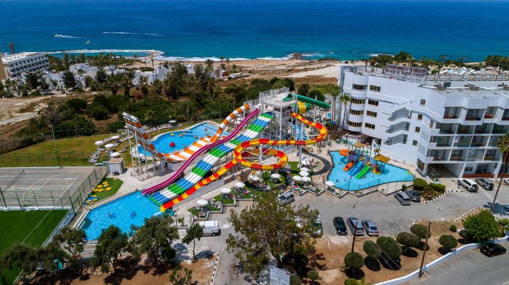 dal travel Leonardo Laura Beach And Splash Resort