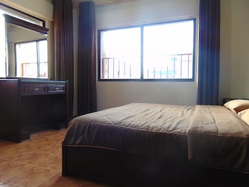 Al-Nujoom Hotel Suites