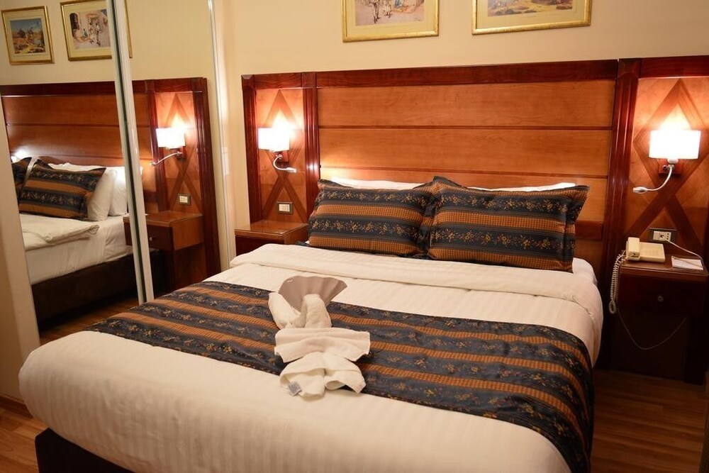 Comfort Hotel Suites
