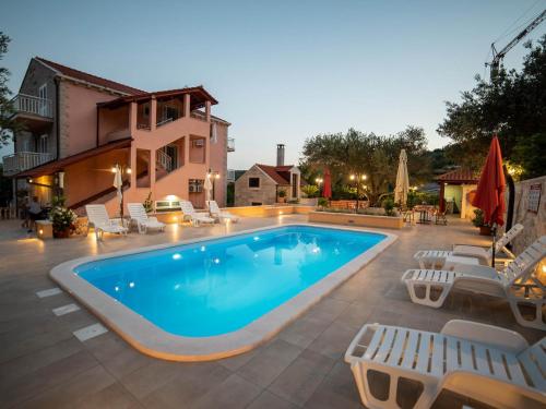Apartments Njiric