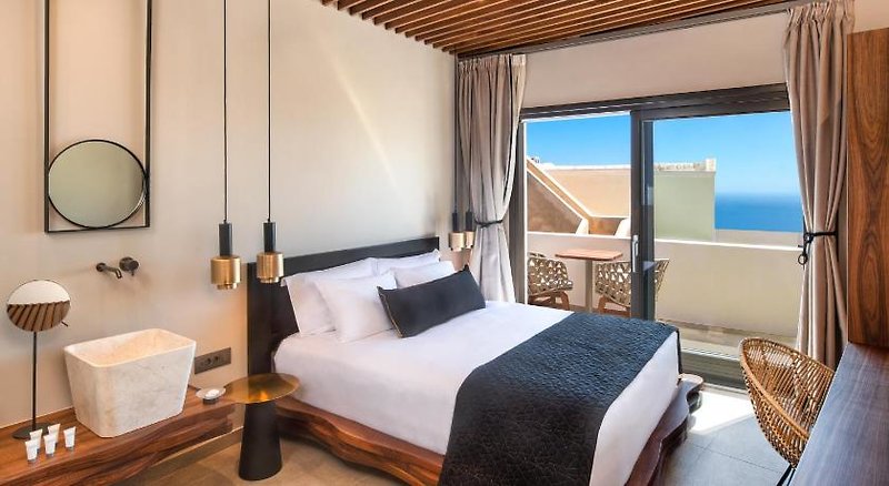 Uma Ray Suites