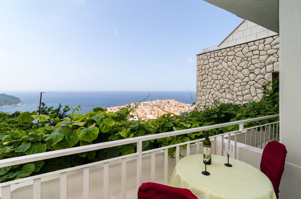 Apartments Lora