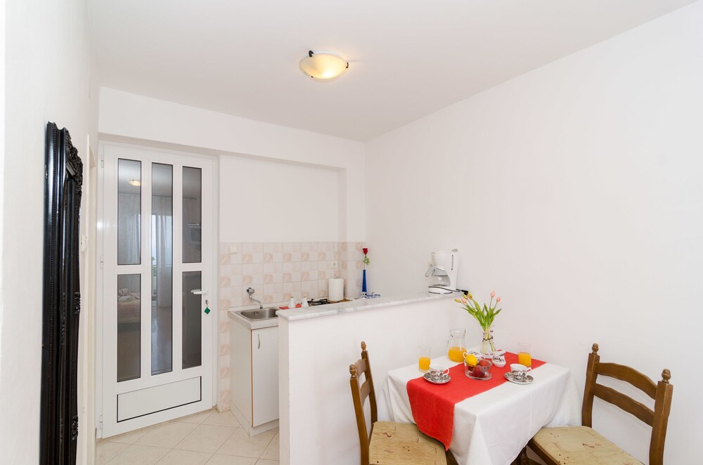 Apartments Lora