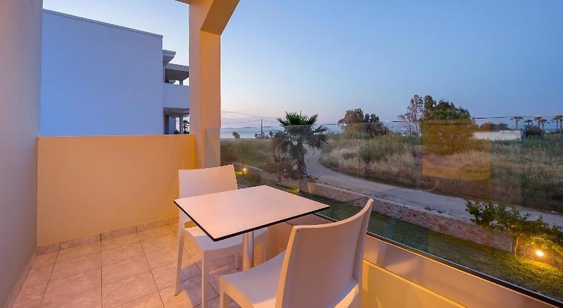 Mythos Hotel & Apartments