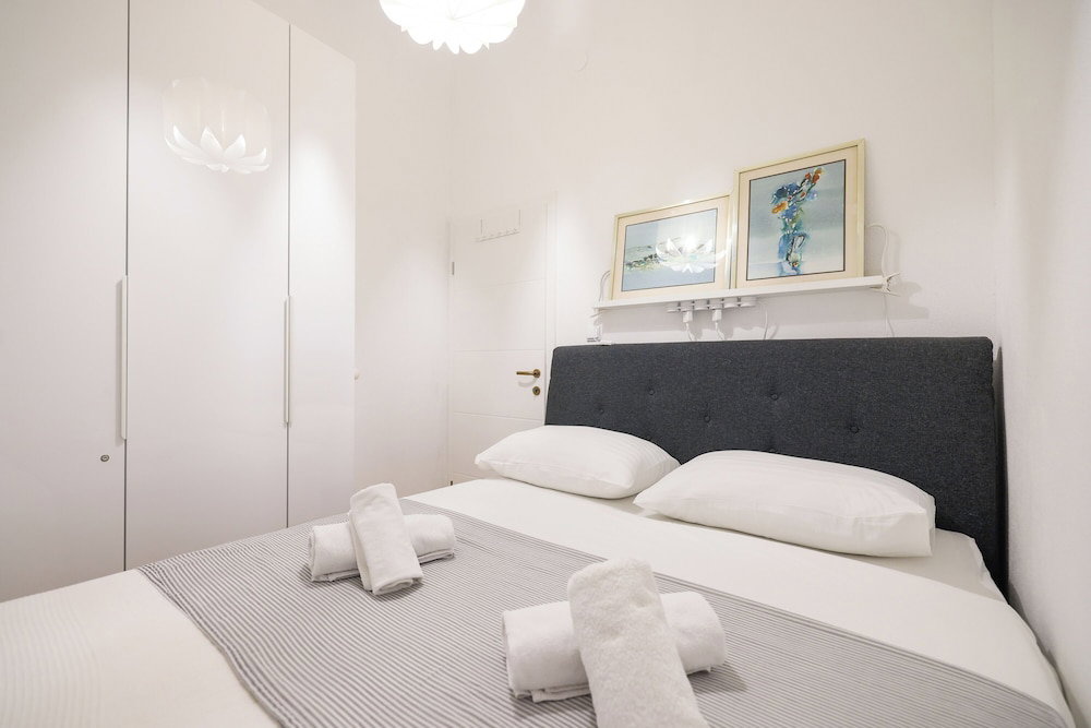 Hotel Iadra Apartment In City Center