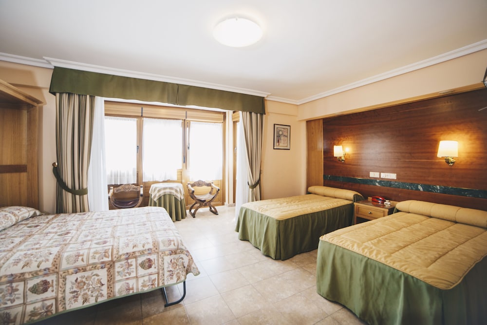 Hotel Hostal Los Gavilanes 2