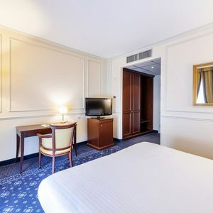 Sejur The Regency, Sure Hotel Collection By Best Western vacanta Milan