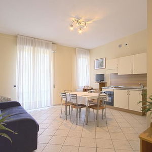 Hotel Residence 9 Line cazare Milano Marittima