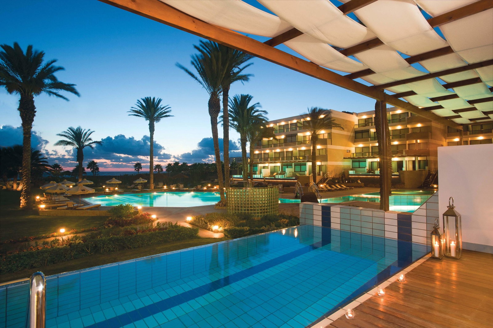 dal travel Constantinou Bros Asimina Suites Hotel