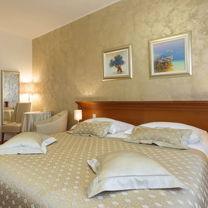 Hotel Royal Suites cazare Split