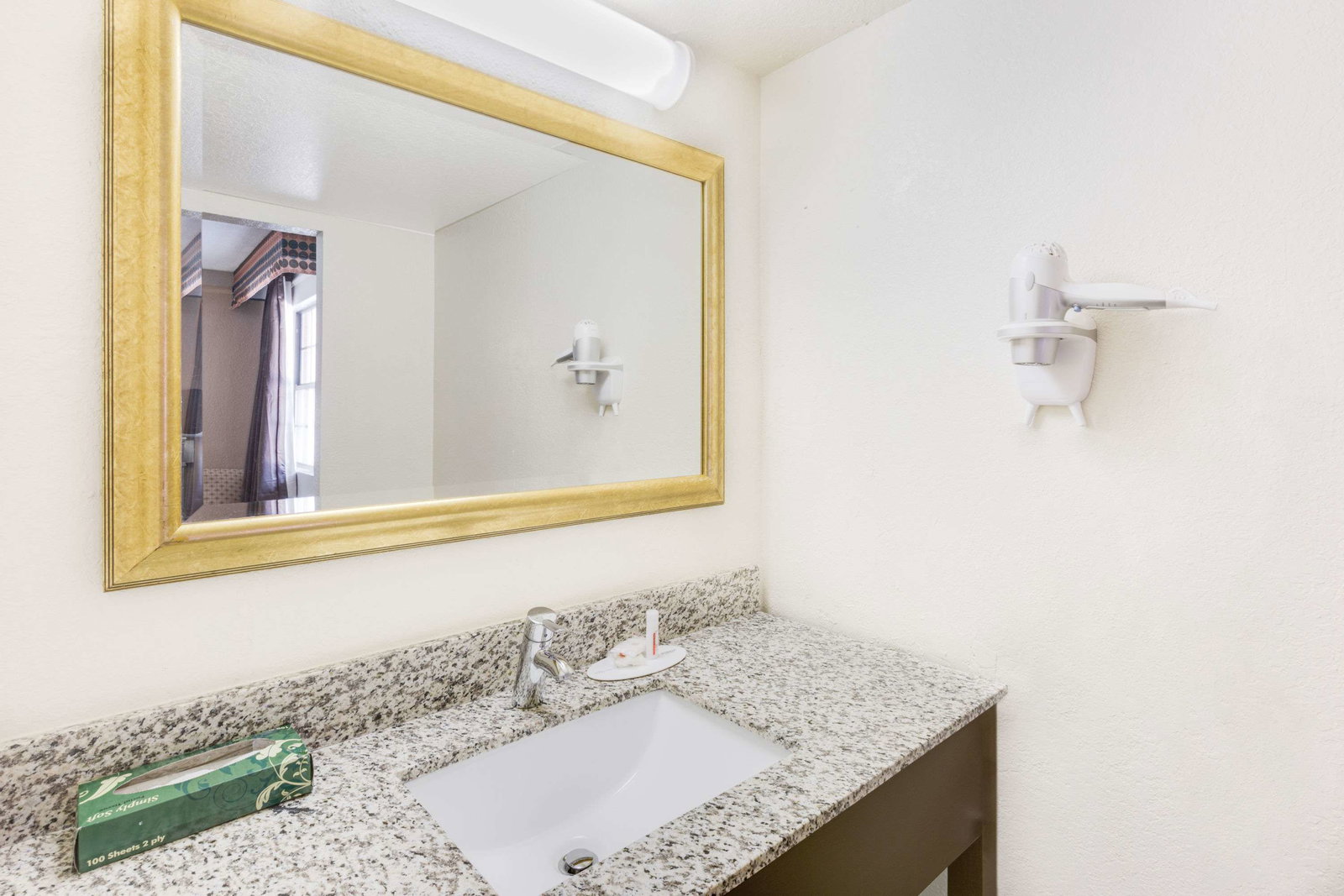 Hotel Days Inn By Wyndham Birmingham/West