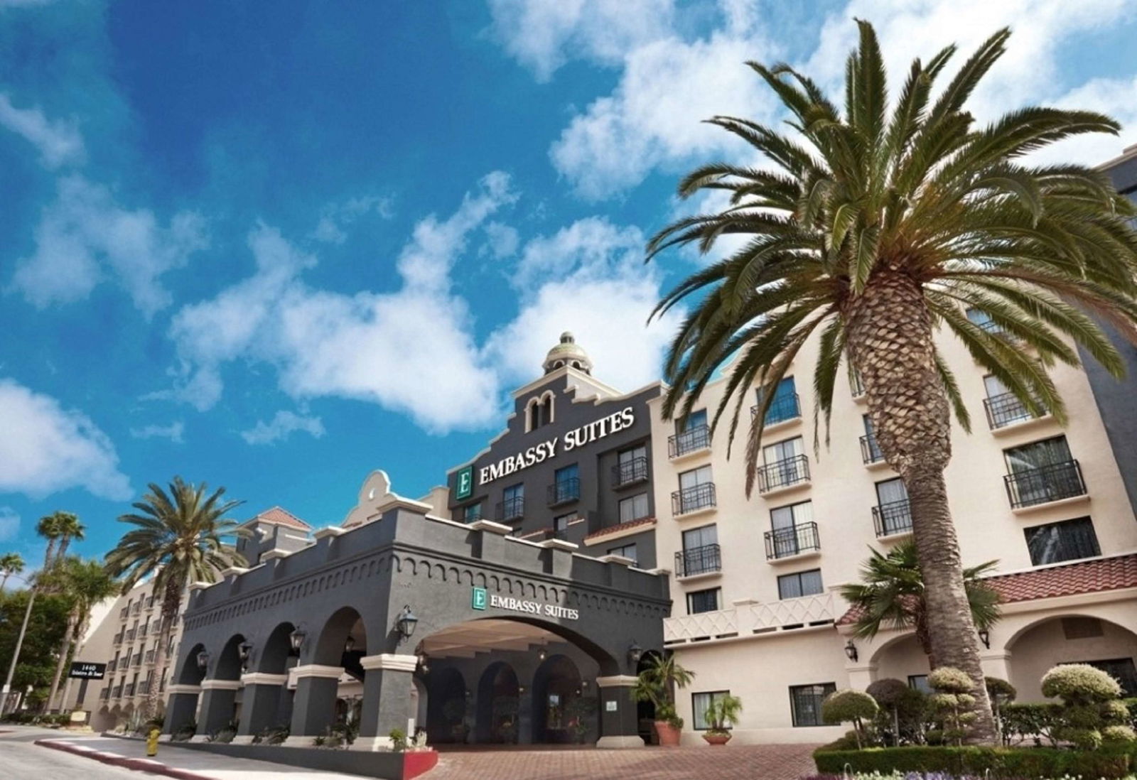 Hotel Embassy Suites By Hilton Los Angeles International Airport South